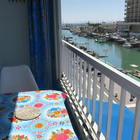 Le Long Du Canal Palavas-les-Flots