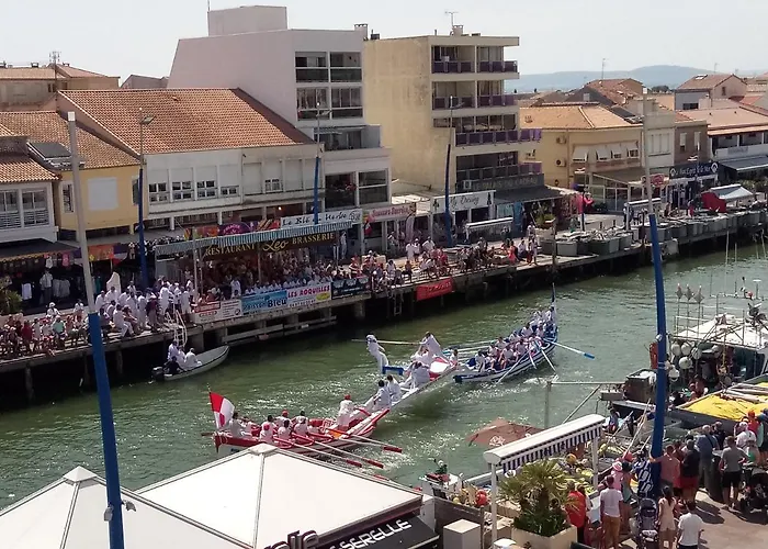 Le Long Du Canal *
